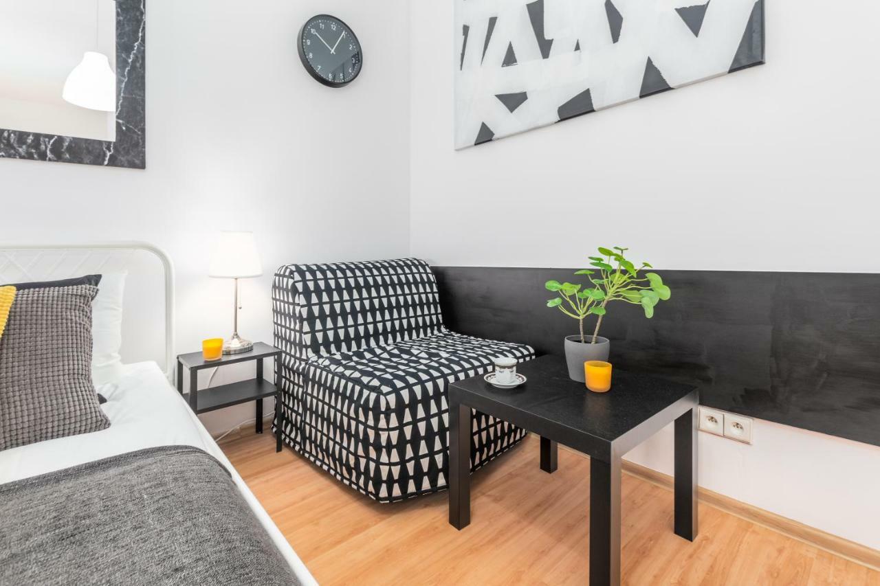 Apartments Wilcza 55 By Noclegi Renters Varsó Kültér fotó