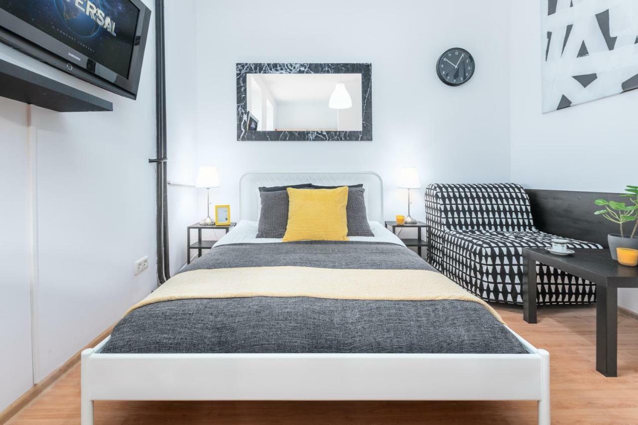 Apartments Wilcza 55 By Noclegi Renters Varsó Kültér fotó